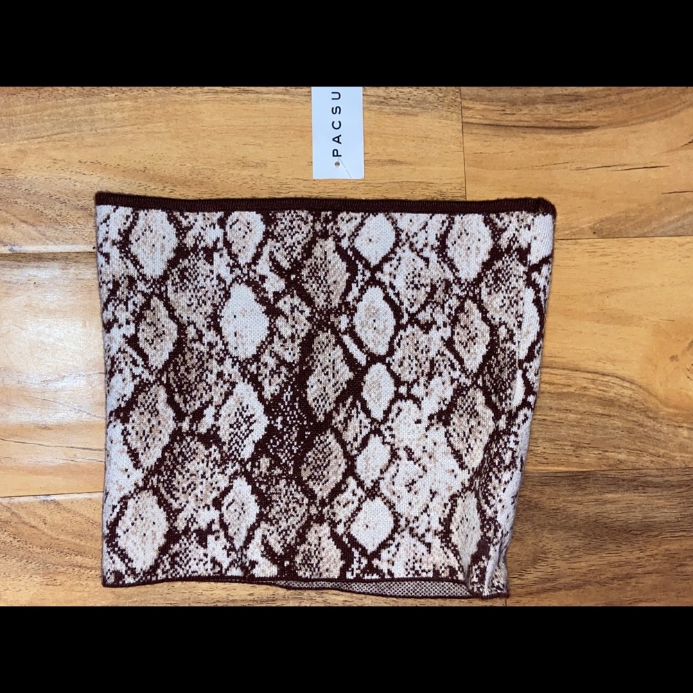 Kendall and Kylie Snake Print top Size XS